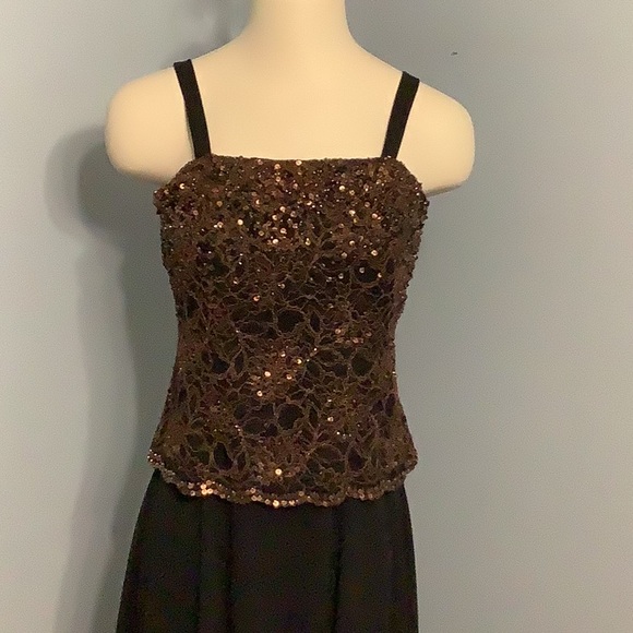 Karen Miller Chiffon dress/gown. Size 6 - Picture 6 of 15